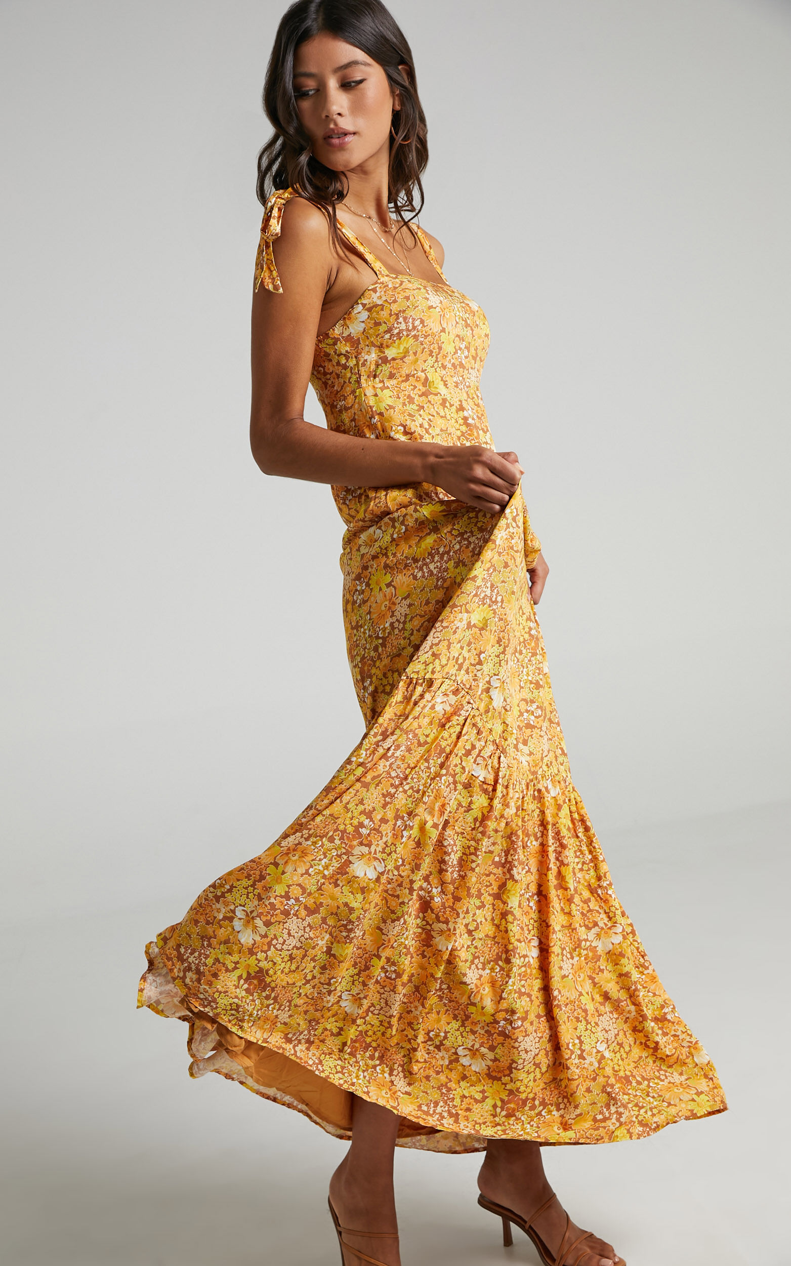 Honor Dress in Rustic Floral Showpo