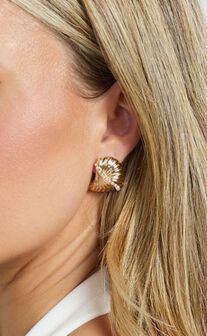Chantelle Earrings - Ridged Pearl Stud Earrings in Gold