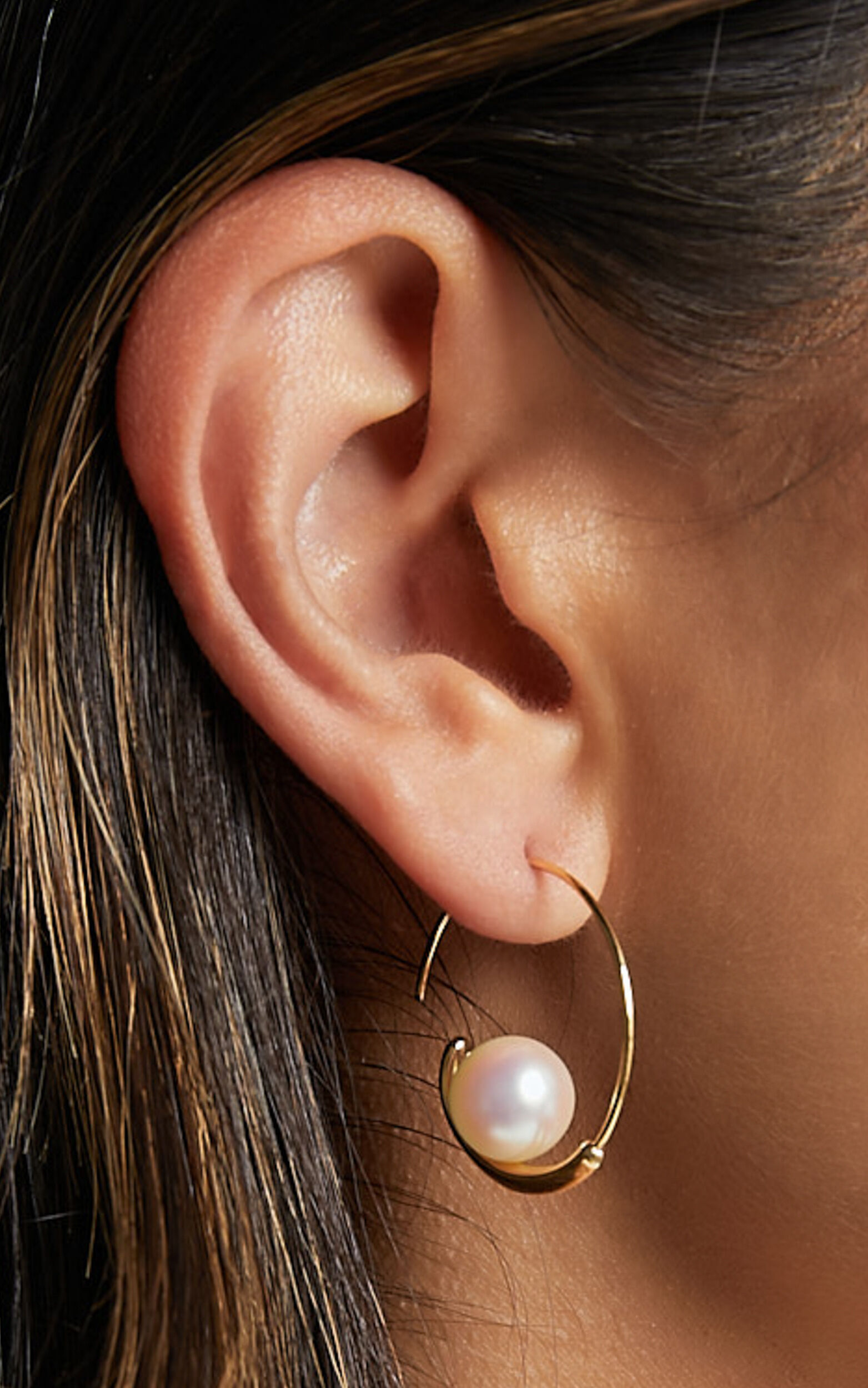 Abigail Earrings - Pearl Detail Hoop Earrings in Gold - NoSize, GLD1