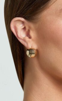 Celeste Circle Stud Earrings in Gold