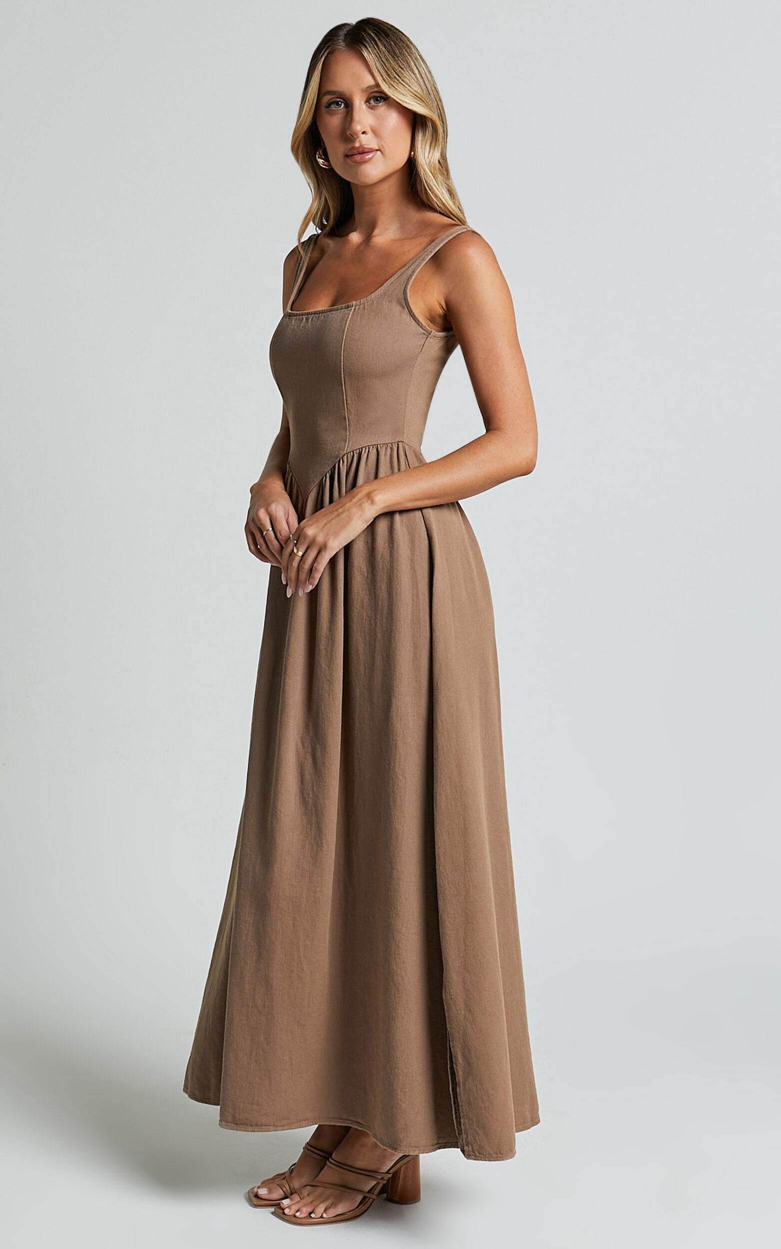 Rhaziya Midi Dress - Sleeveless Straight Neck Fit and Flare Dress in ...