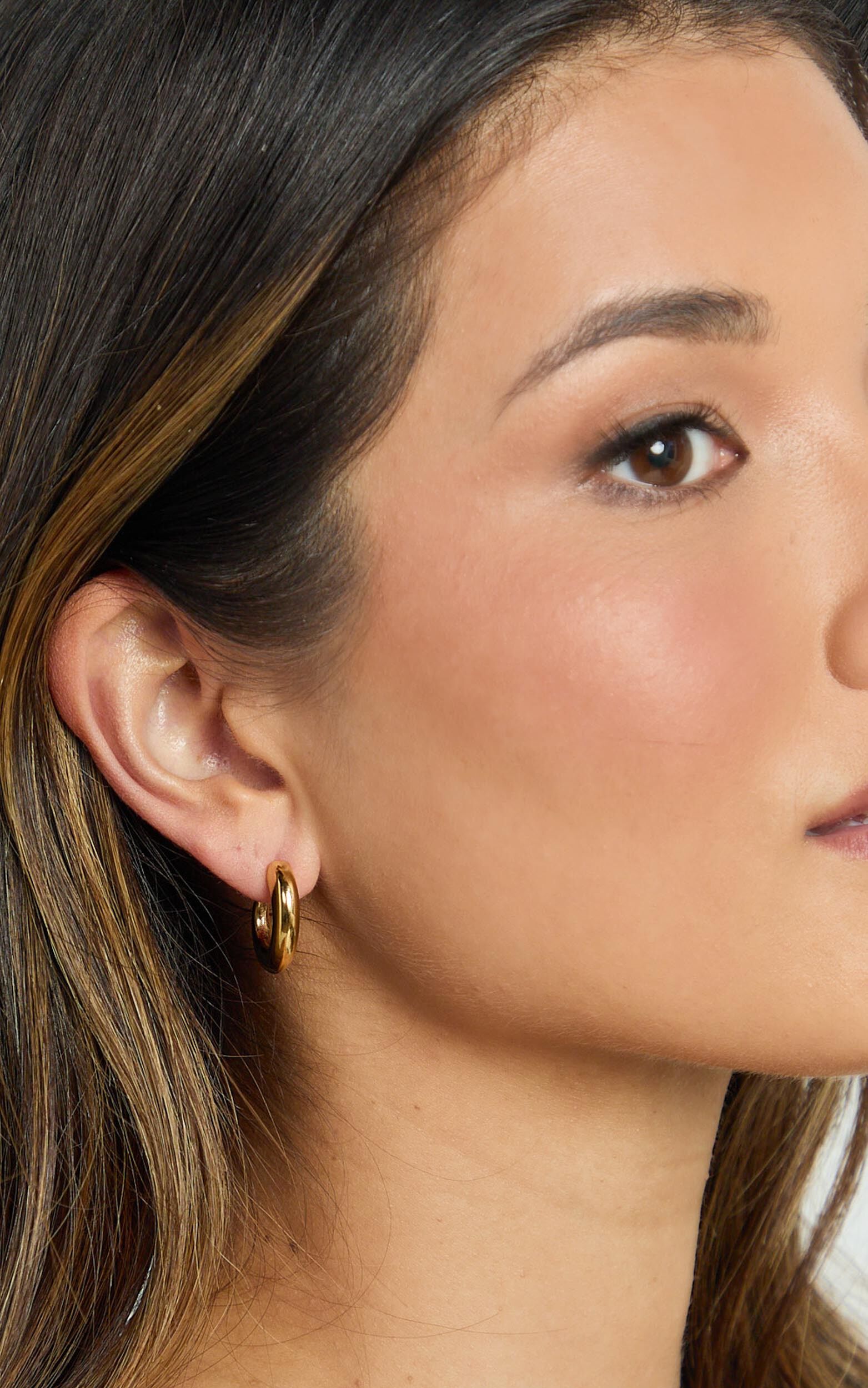 Valencia Earrings - Pearl Earring Set in Gold - NoSize, GLD1