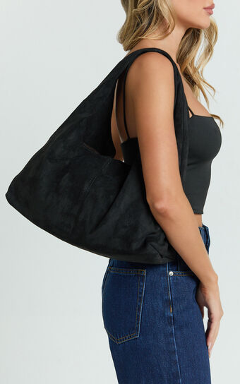 Paige Shoulder Bag in Black