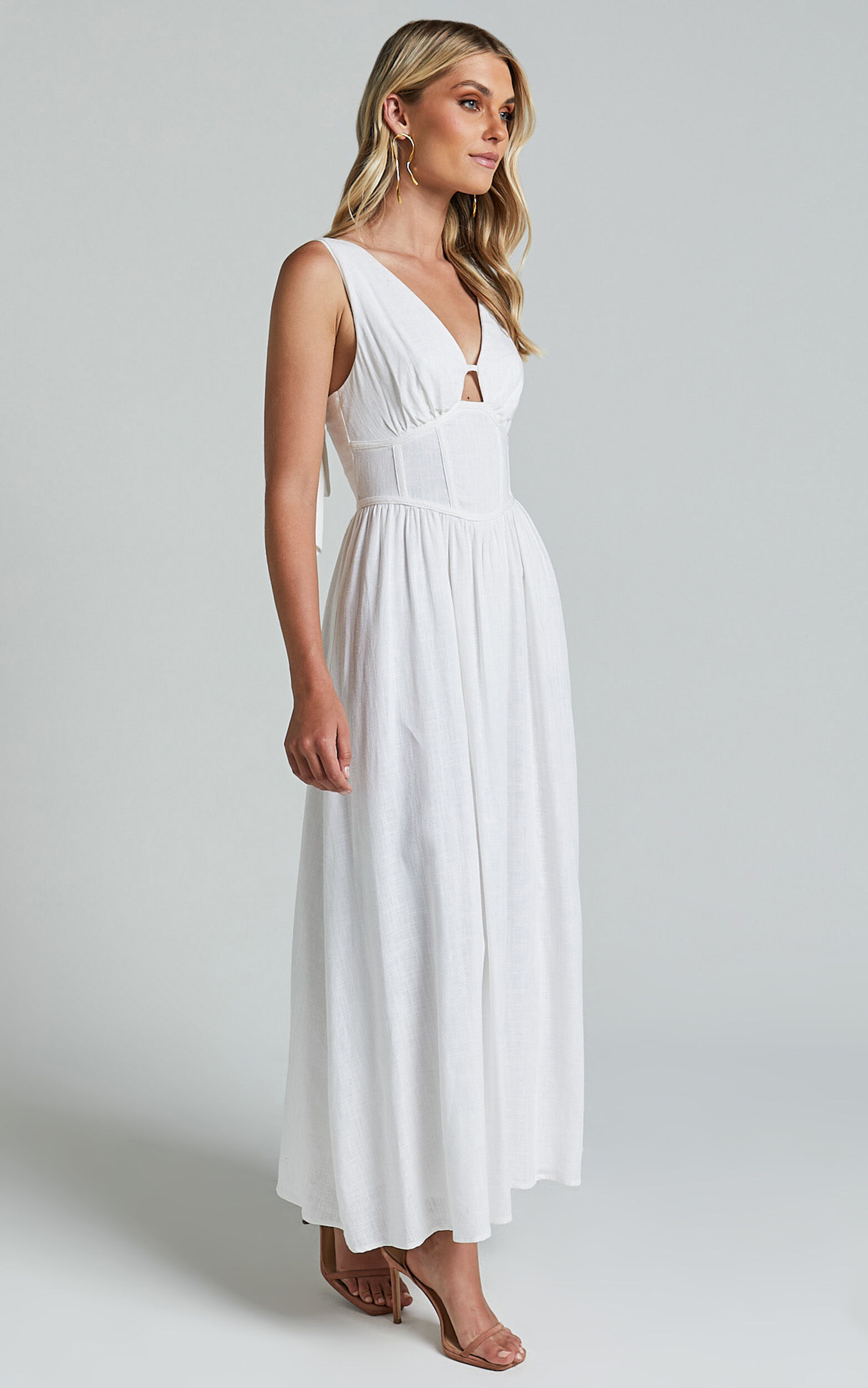 White basic discount maxi dress