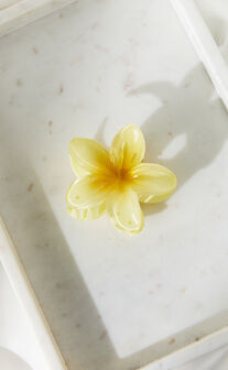 Olga Hair Clip - Flower Claw Clip in Yellow