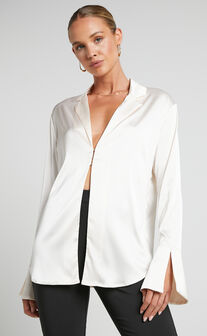 Hayien Shirt - Long Sleeve Plunge Shirt in Champagne