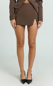Larah Mini Skort - Mid Rise Leg Split Fitted Skort in Chocolate