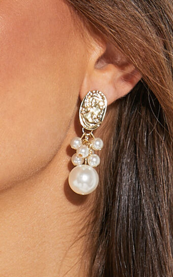 Kailee Earrings Gold Layered Pearl Drop in No Brand
