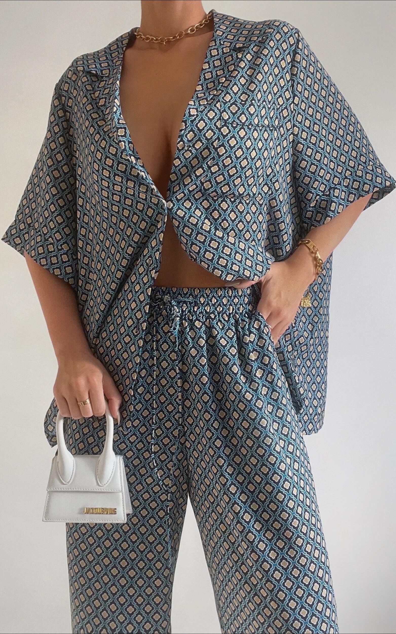 Brunita Shirt - Relaxed Short Sleeve Shirt in Tile Geo - 04, BLU2
