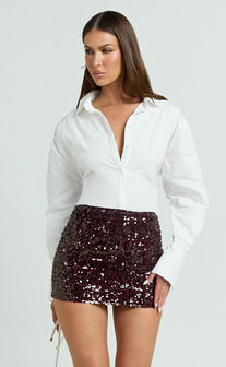Lindy Mini Skirt - Low Rise Sequin Skirt in Wine