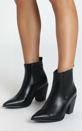 Therapy - Winnie Boots In Black