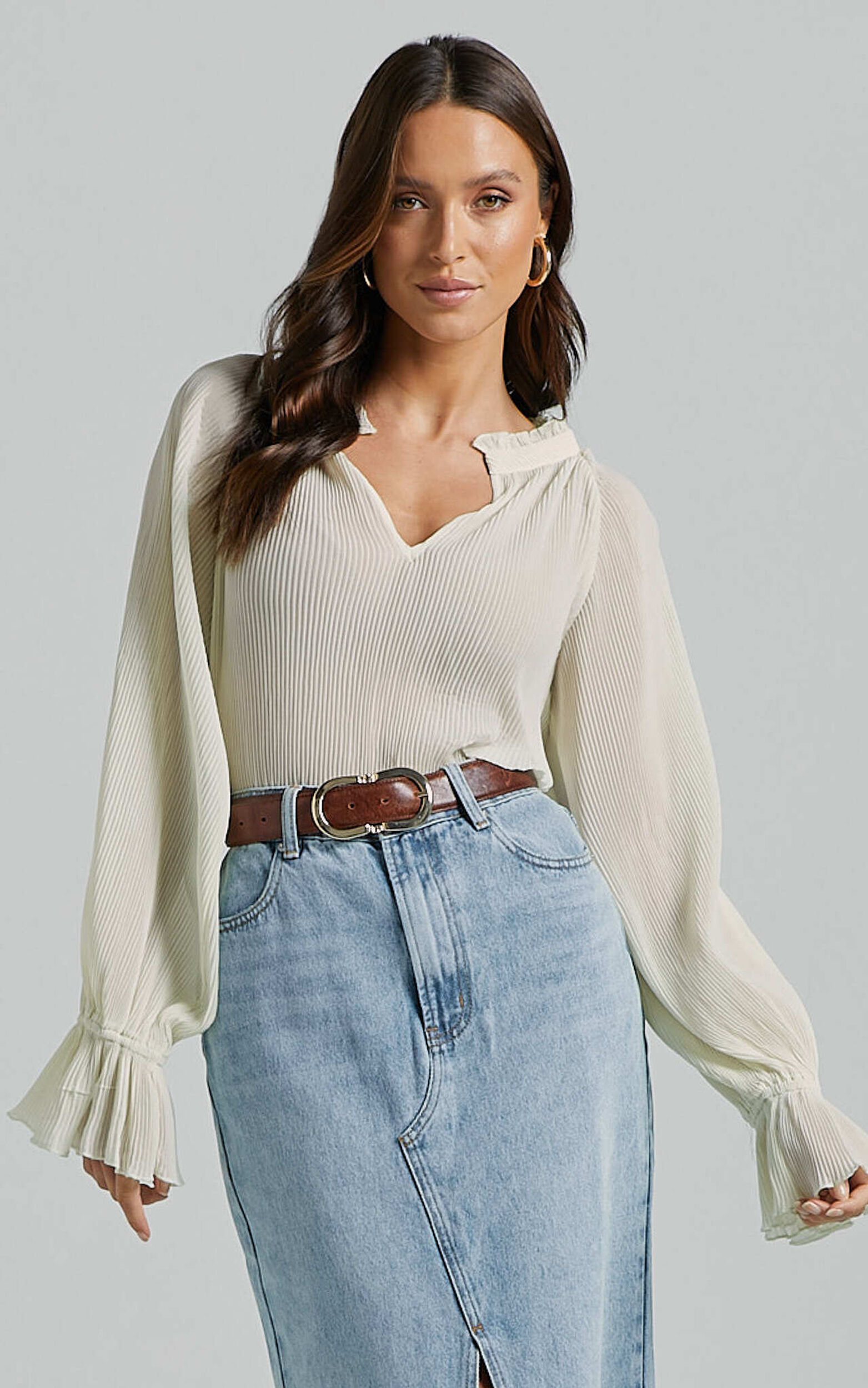 Kerray Top - V Neck Long Sleeve Pleated Top in Cream - 14, WHT1