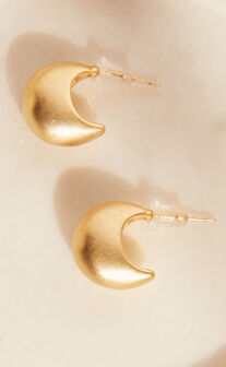 Snooky Stud Earrings in Gold