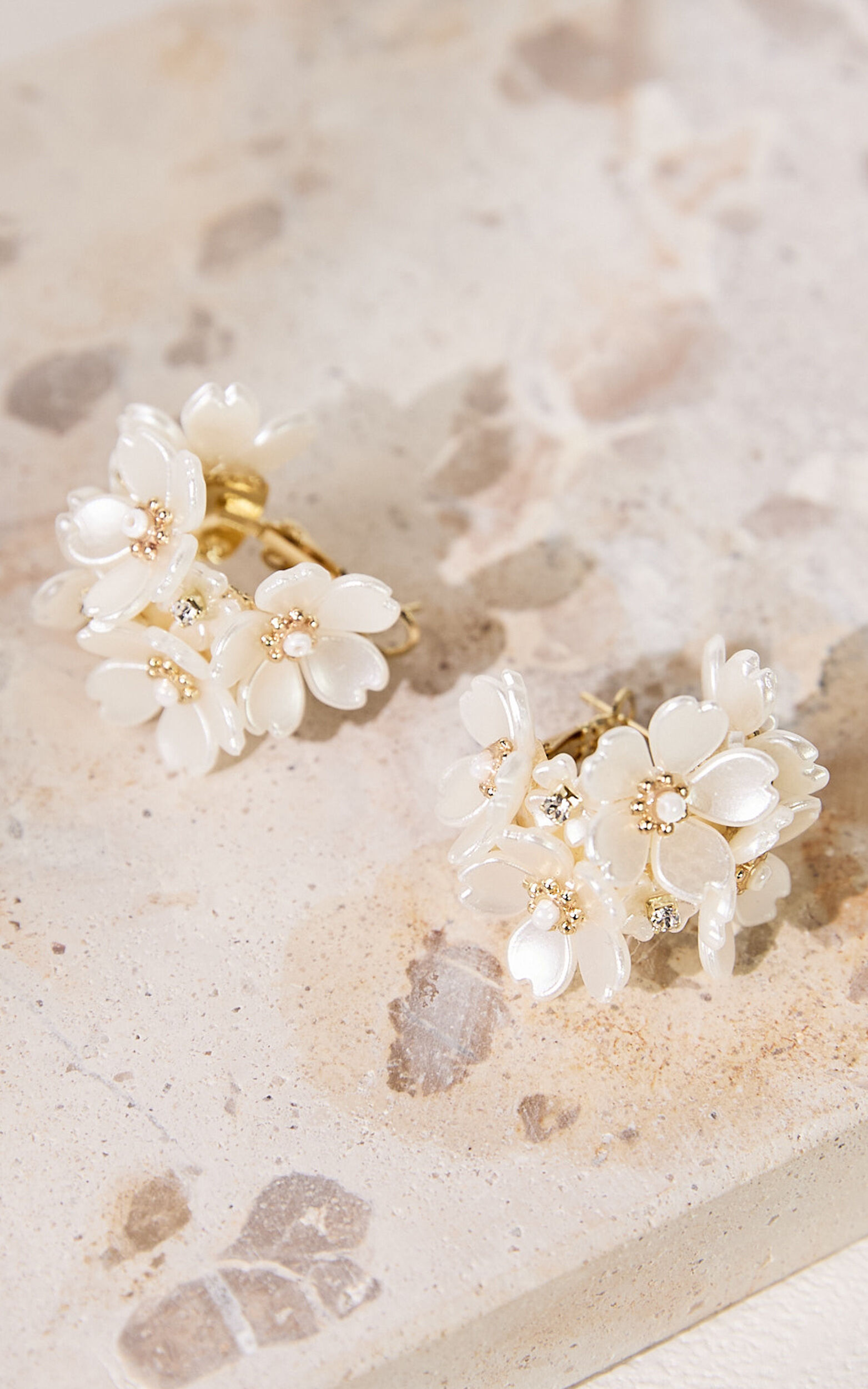 Camille Earrings - Pearl Flower Hoop Earrings in Shell - NoSize, PRL1
