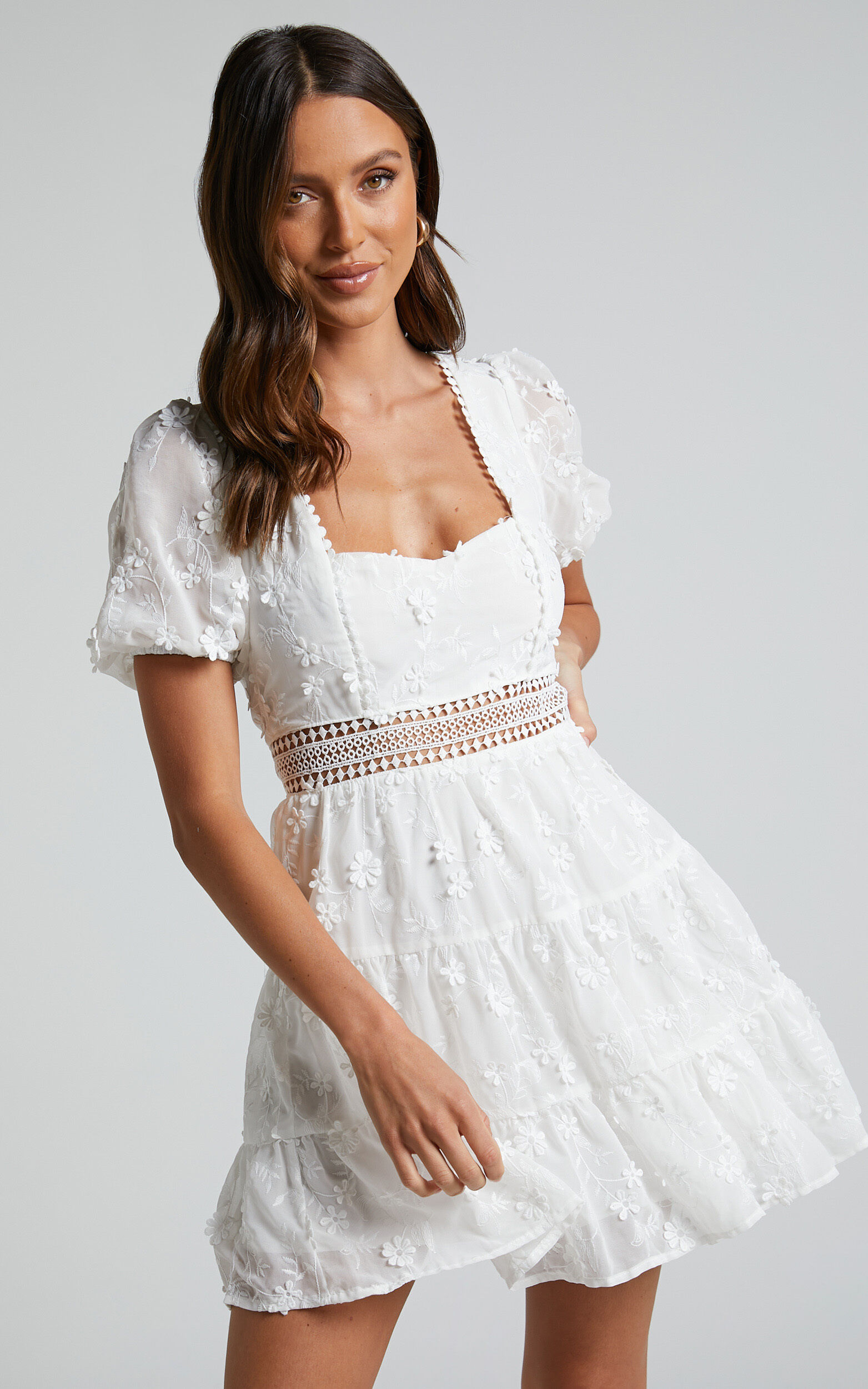 White lace 2025 trim dress