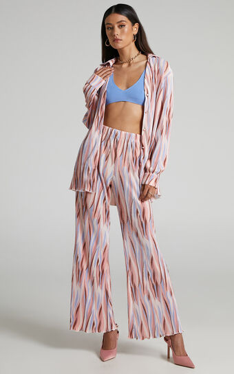 Marfy - Mid Rise Abstract Print Flared Plisse Pant in Multi