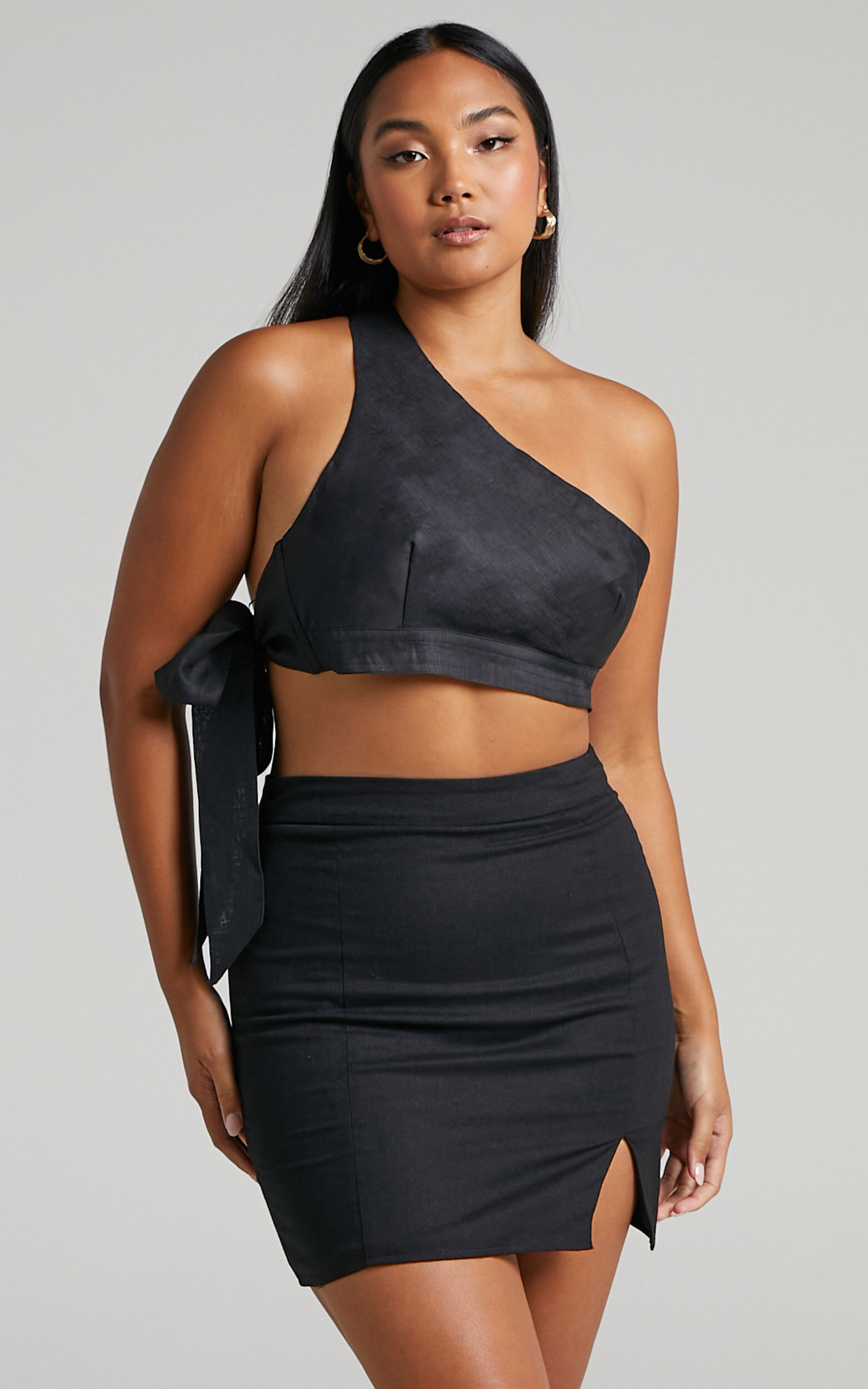 Black one hotsell shoulder tie top