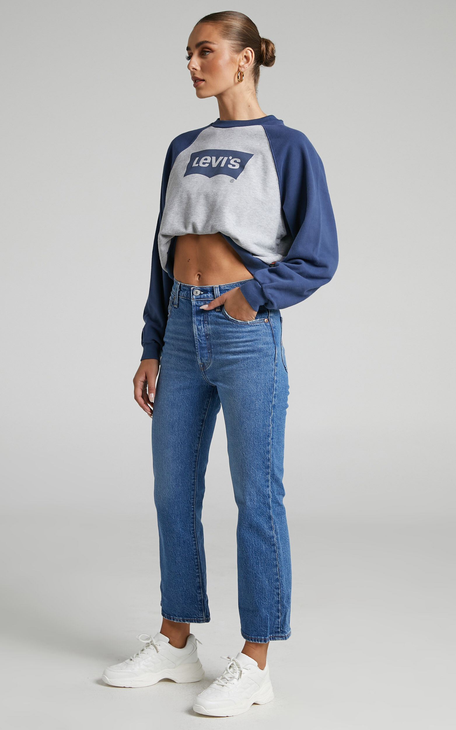 Levi's cropped bootcut jeans top