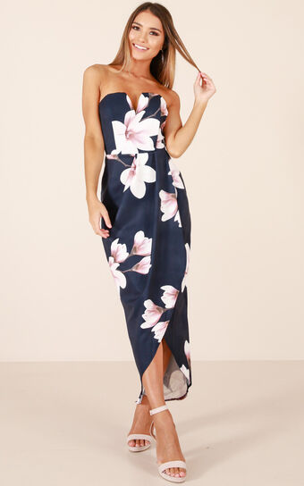 Never Look Back Dress In Navy Floral