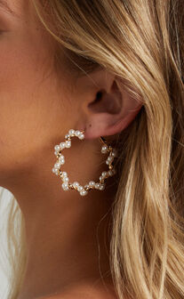 Bev Hoop Earrings in Gold and Pearl