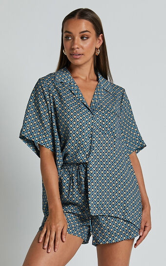 Brunita Shorts - High Waisted Tie Shorts in Tile Geo