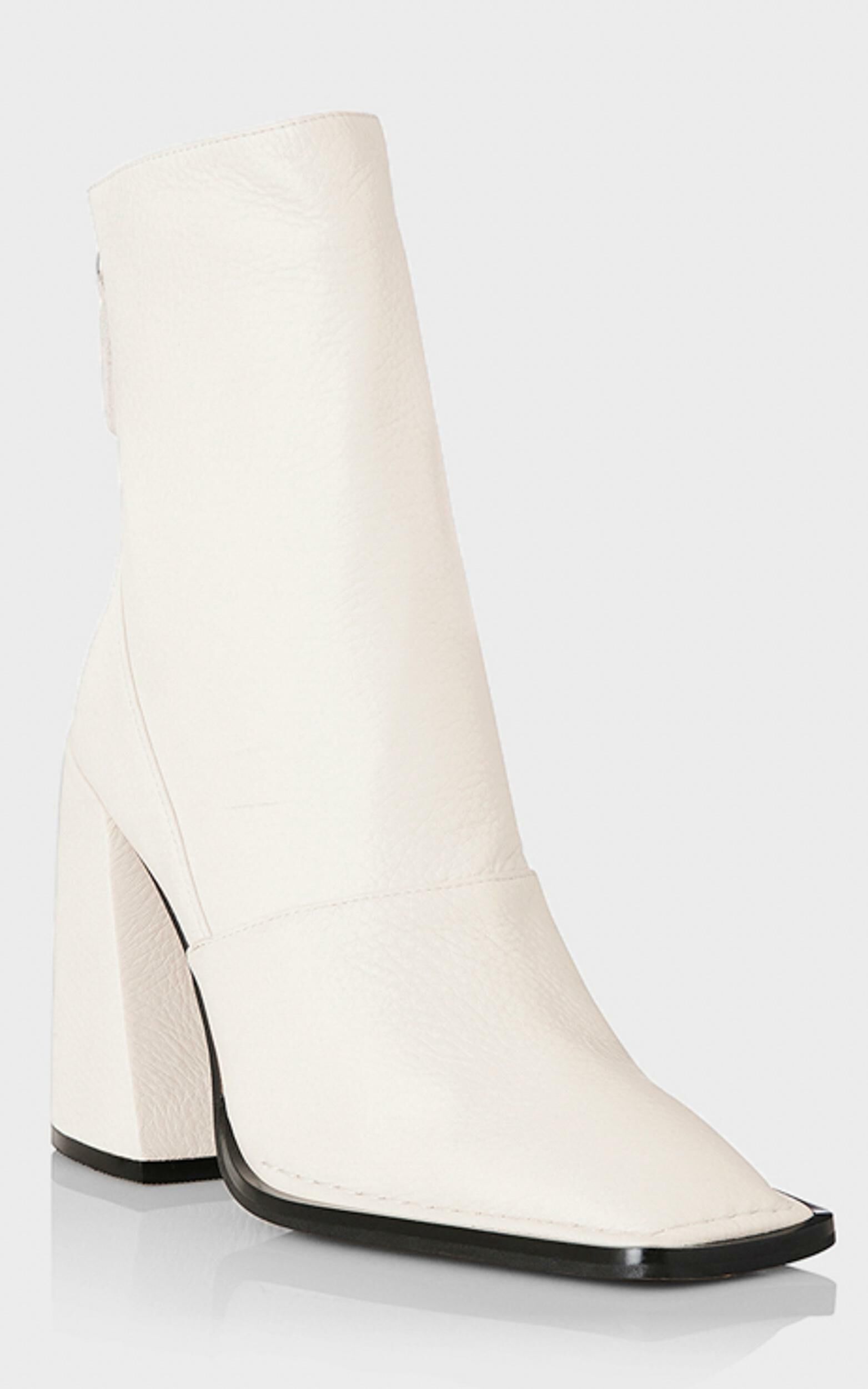 Alias Mae Eden Boots in Bone Leather