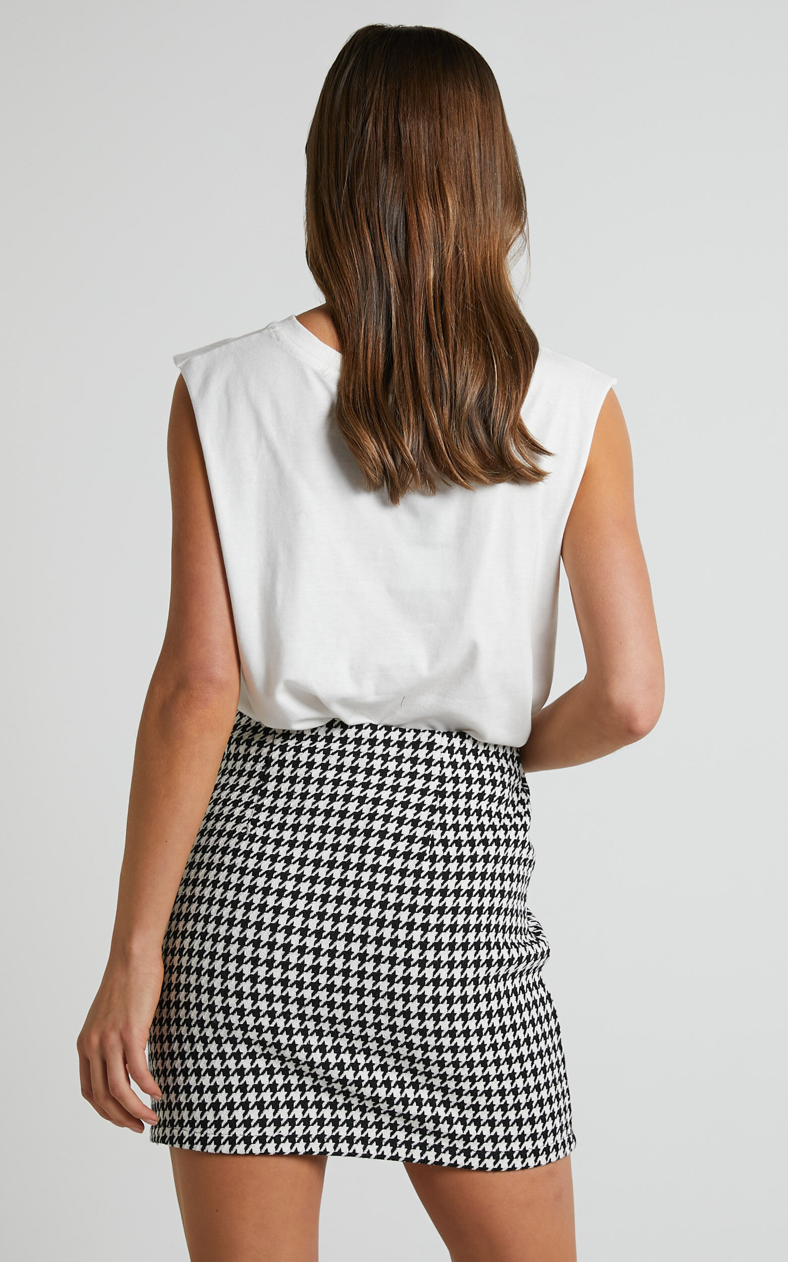 High waisted black and shop white skirt