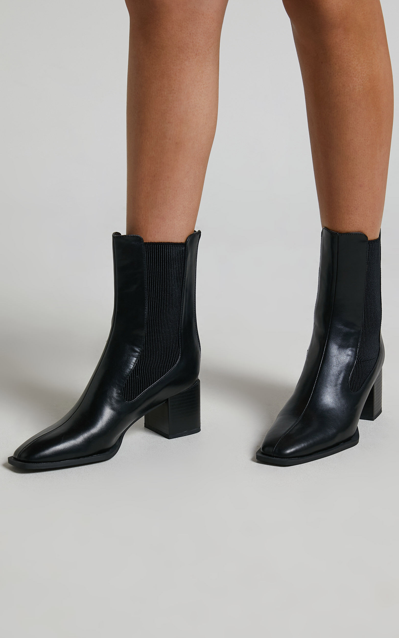 Novo boots sale new arrivals