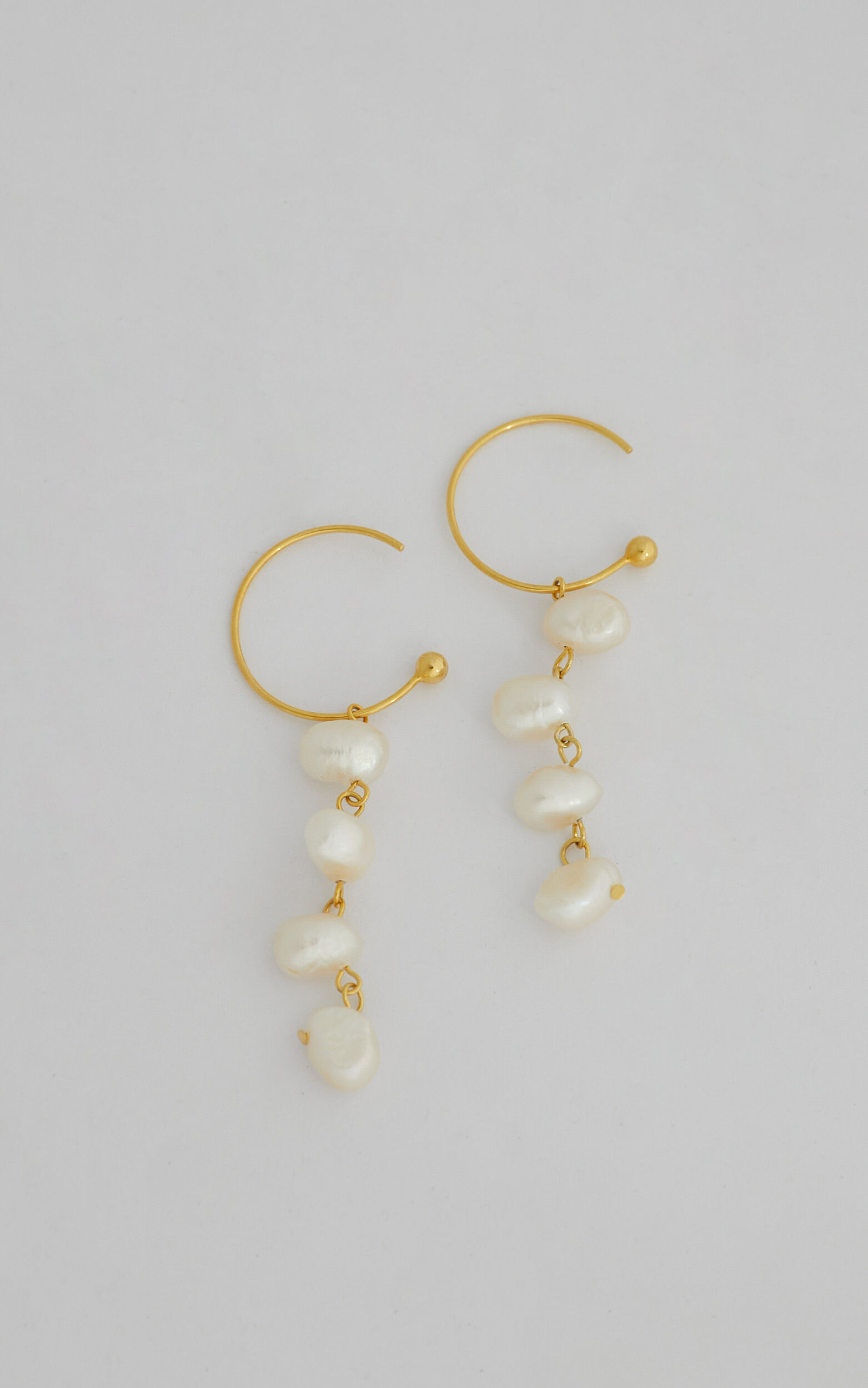 Kohaku Pearl Drop Hook Earrings in Gold