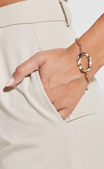 Dolores Bracelet - Open Circle Shape Chain Bracelet in Gold