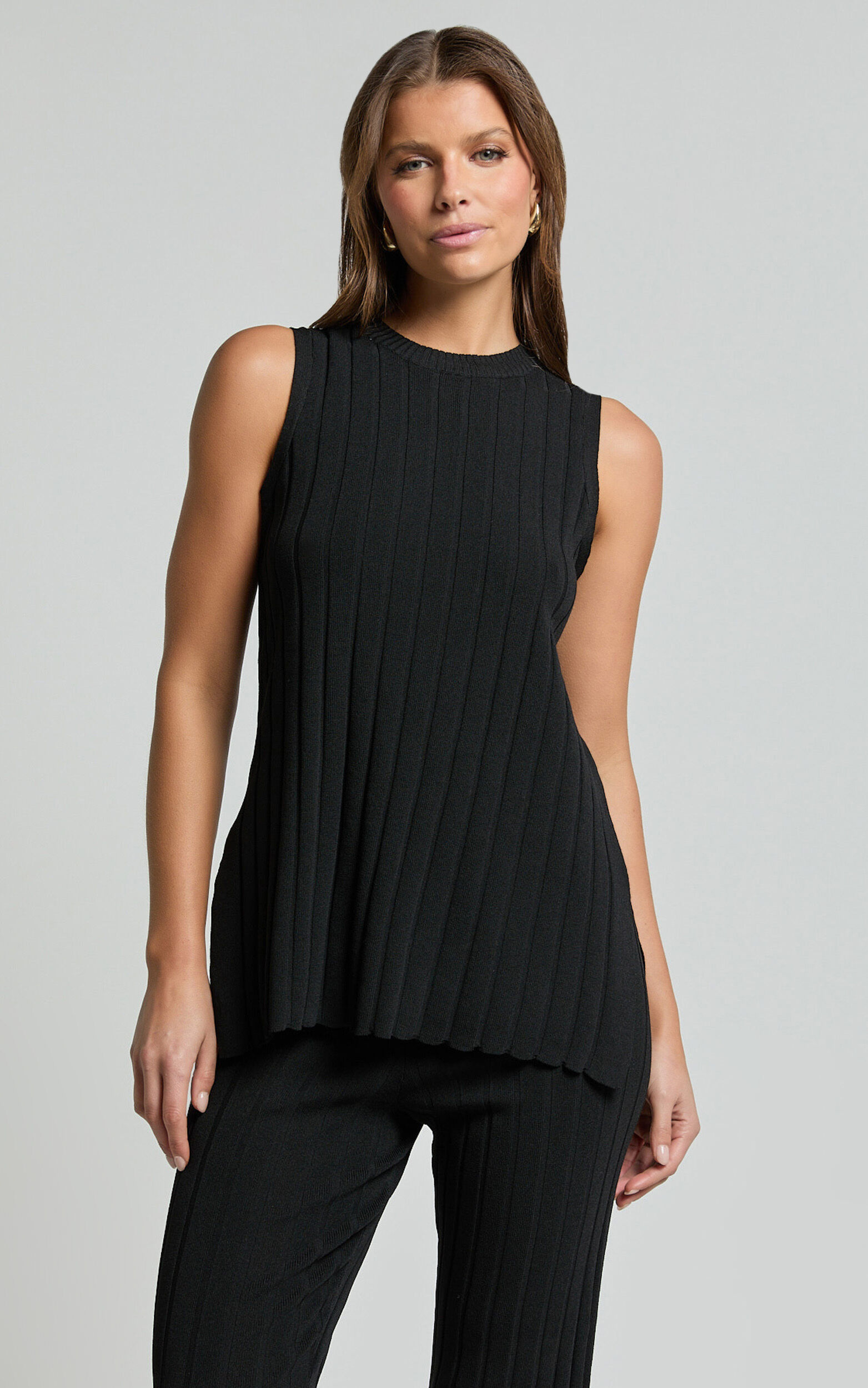 Candice Top - Crew Neck Sleeveless Knit Top in Black - L, BLK1
