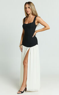 Hilary Maxi Dress - Contrast Sweetheart Bodice Fit And Flare Dress in Black