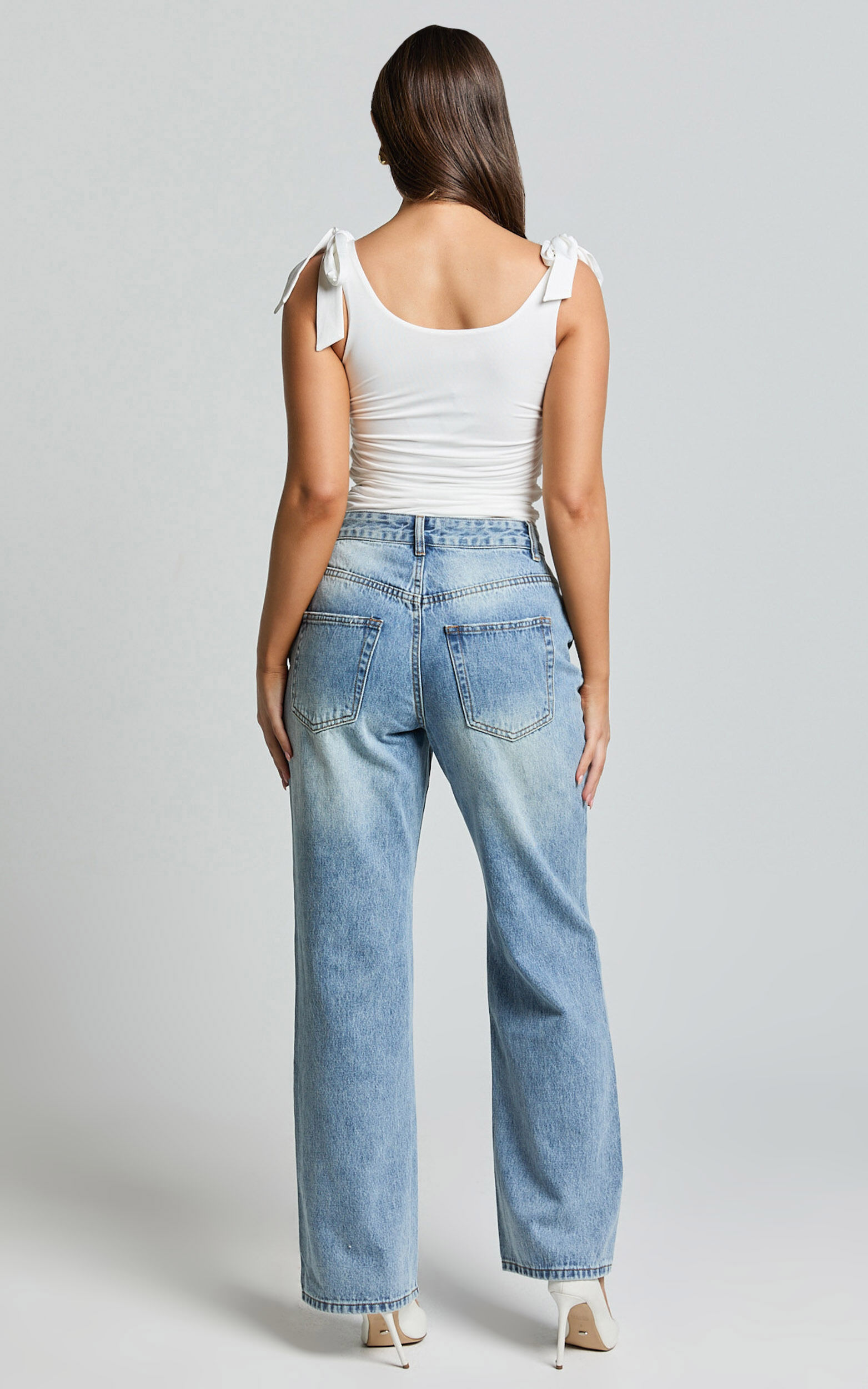 Bowie Jeans - Mid Rise Recycled Relaxed Denim Jeans in Light Blue Wash ...
