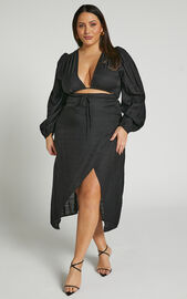 Demieh Midi Dress - Front Cut Out Long Sleeve Dress in Black | Showpo USA