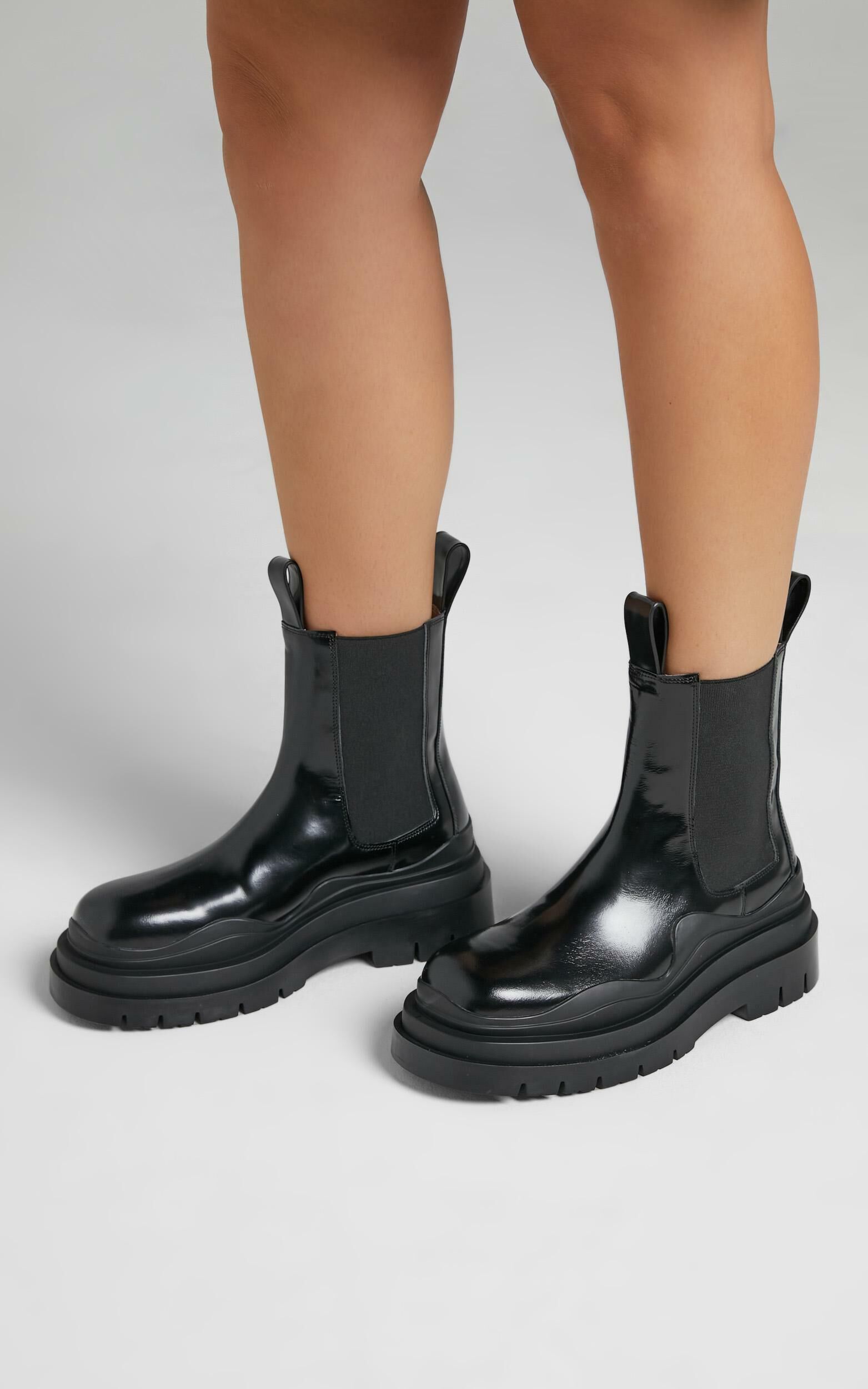 ALIAS MAE PIXIE ショートブーツ Alias Mae - Pixie Boots in Black Box | Showpo