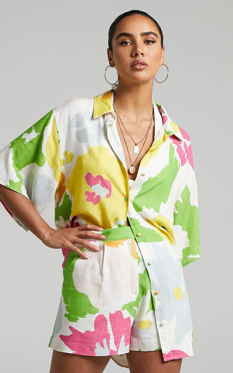 Jessy Shirt - Linen Look Oversized Button Up Printed Shirt in Posey Floral