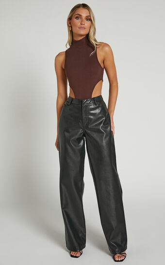 Edzelith - Mid Rise Faux Leather Relaxed Pant in Black