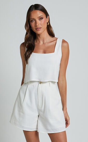 Larissa Shorts - Linen Look High Waisted Tailored Pleat Front Back Pocket Shorts in Off White