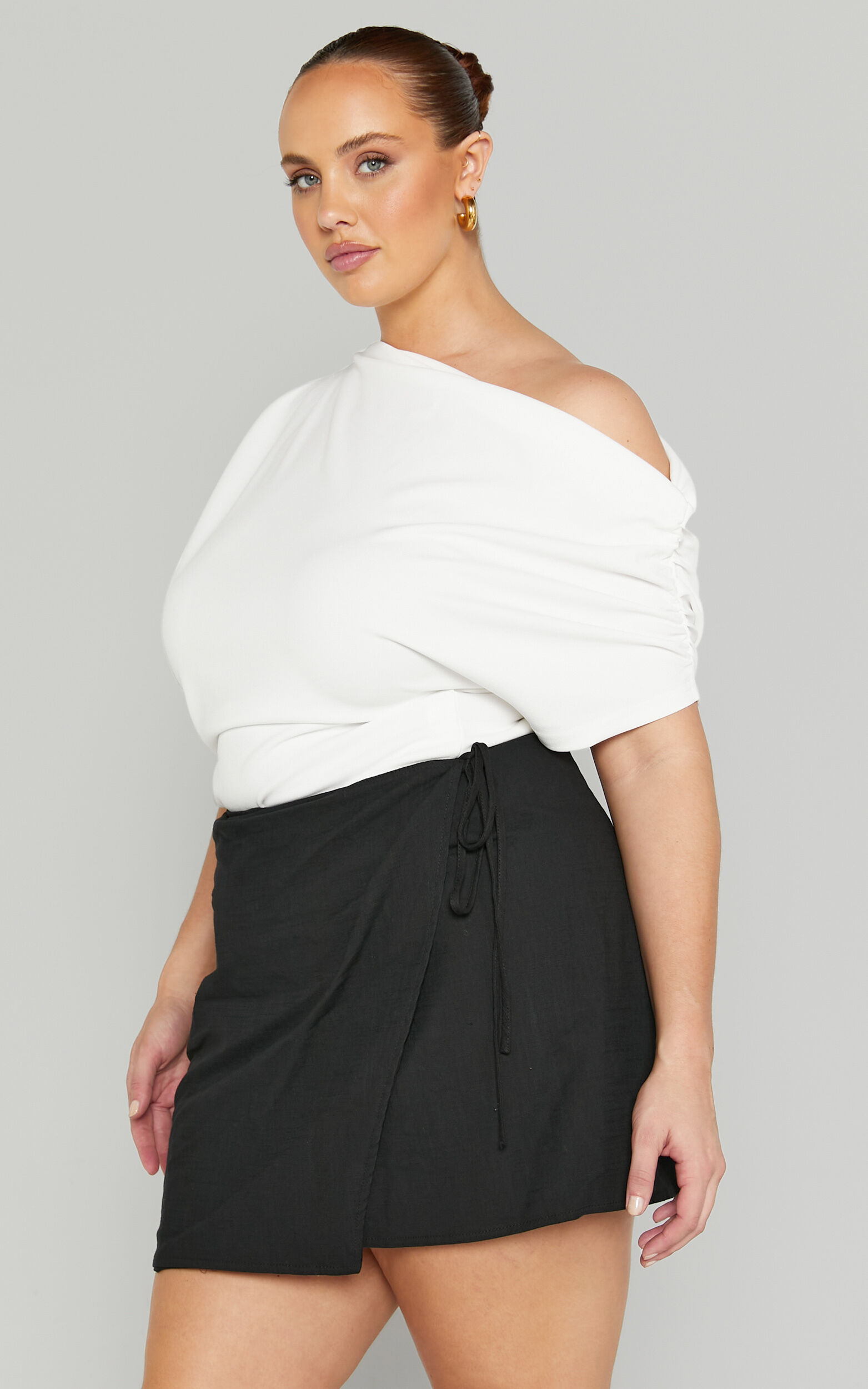 Black white deals wrap skirt