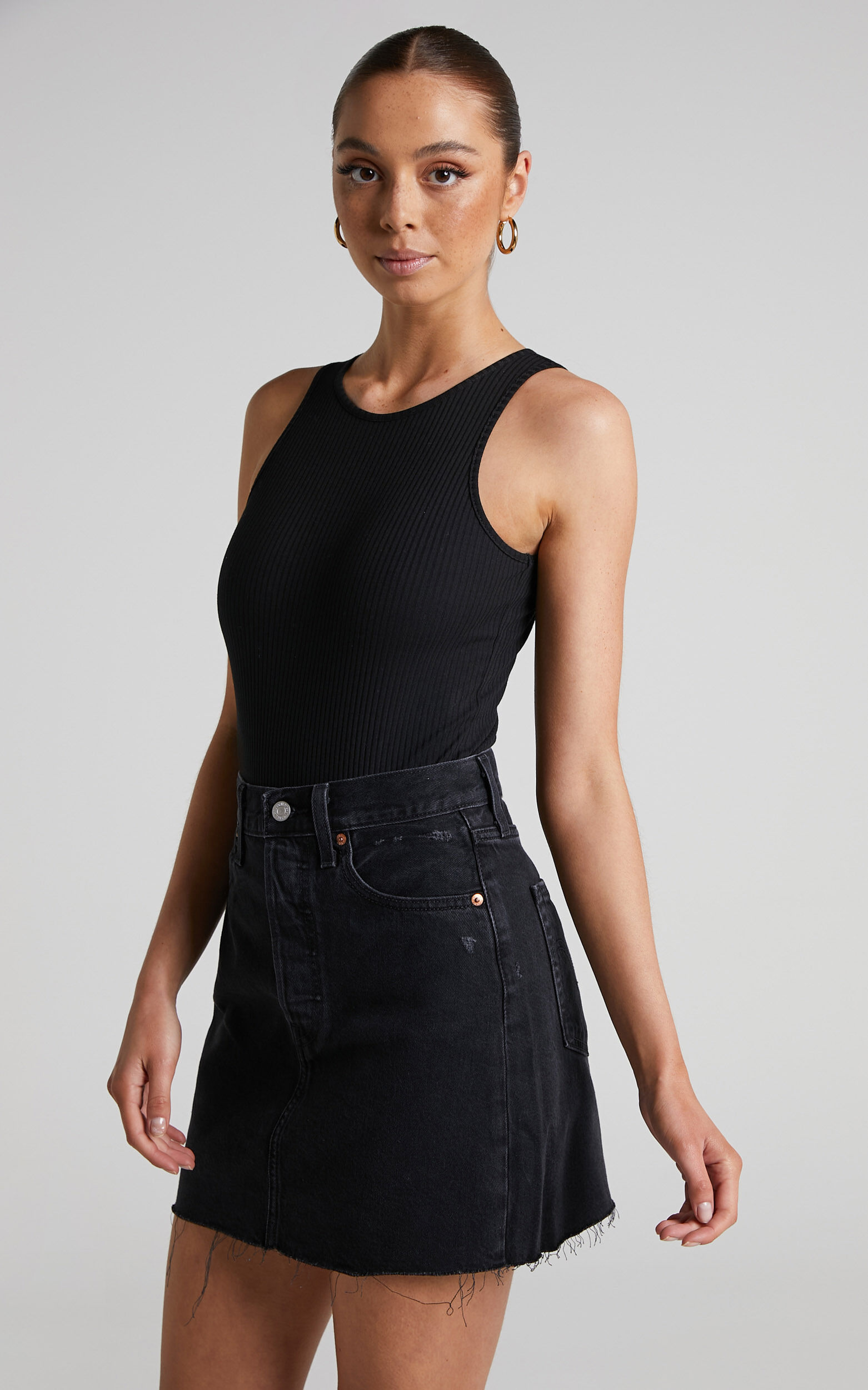 Levi's black hot sale jean skirt