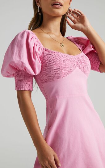 Invidia Dress in Pink