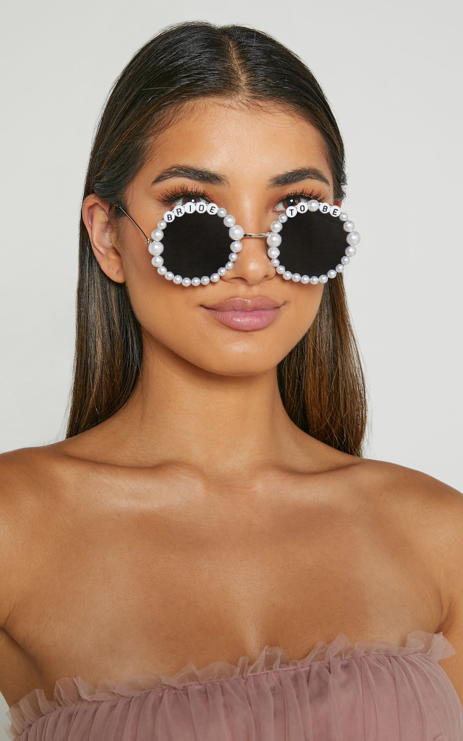 Round sunglasses white clearance