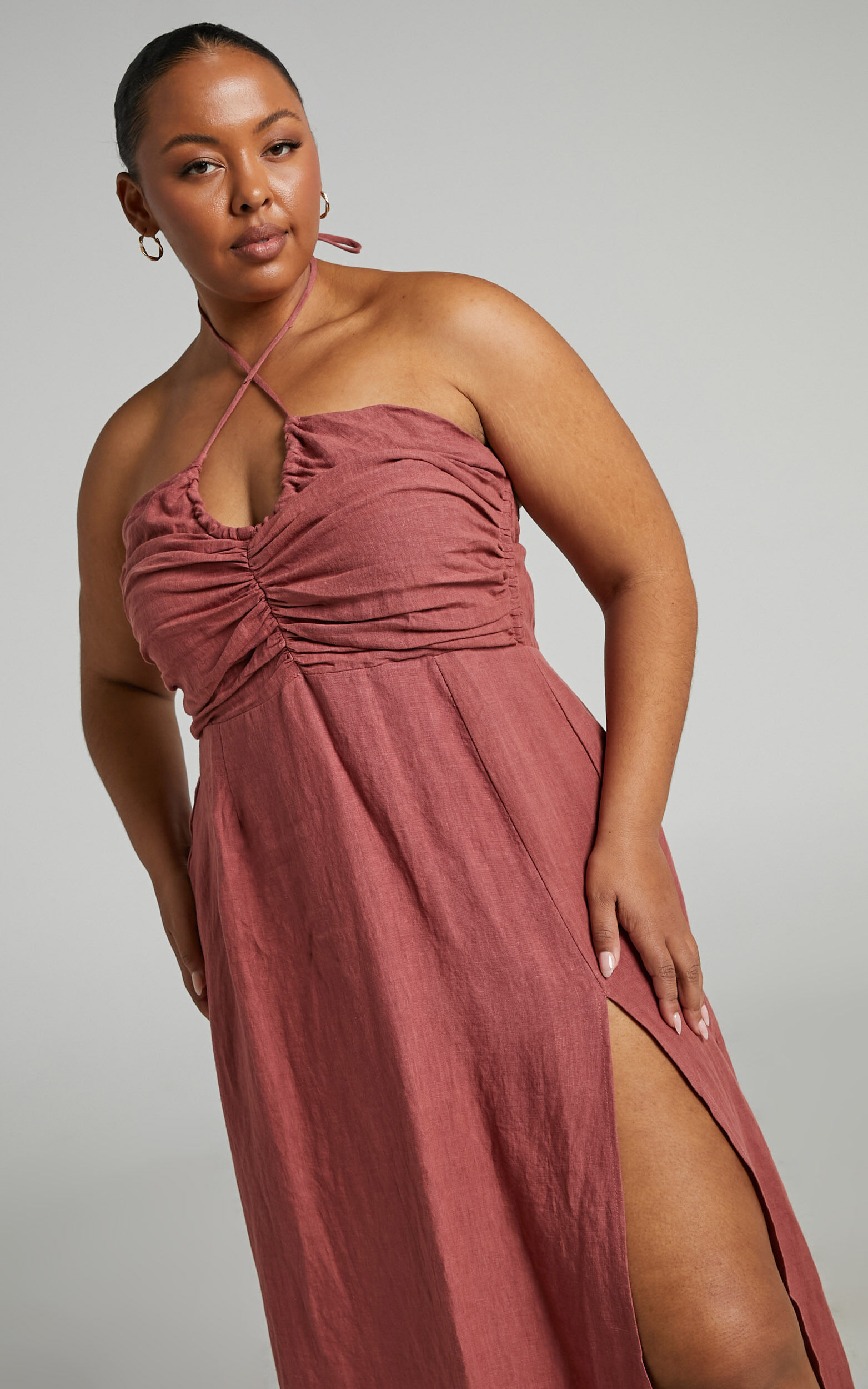 Amalie The Label Zuri Linen Gathered Bodice Halter Maxi Dress in Burnt Rose Showpo EU