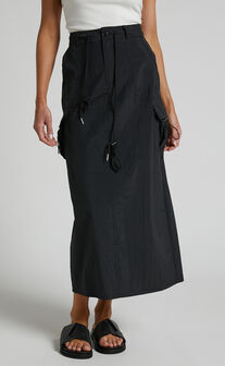 Liscia Midi Skirt - Straight Pocket Detailing Cargo Skirt in Black