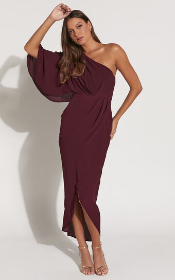 Belmira Midi Dress - One Shoulder Asymmetrical Short Sleeve Split Dress in Merlot
