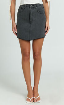 Adan Mini Skirt - Recycled Cotton Frayed Hem Denim Skirt in Black