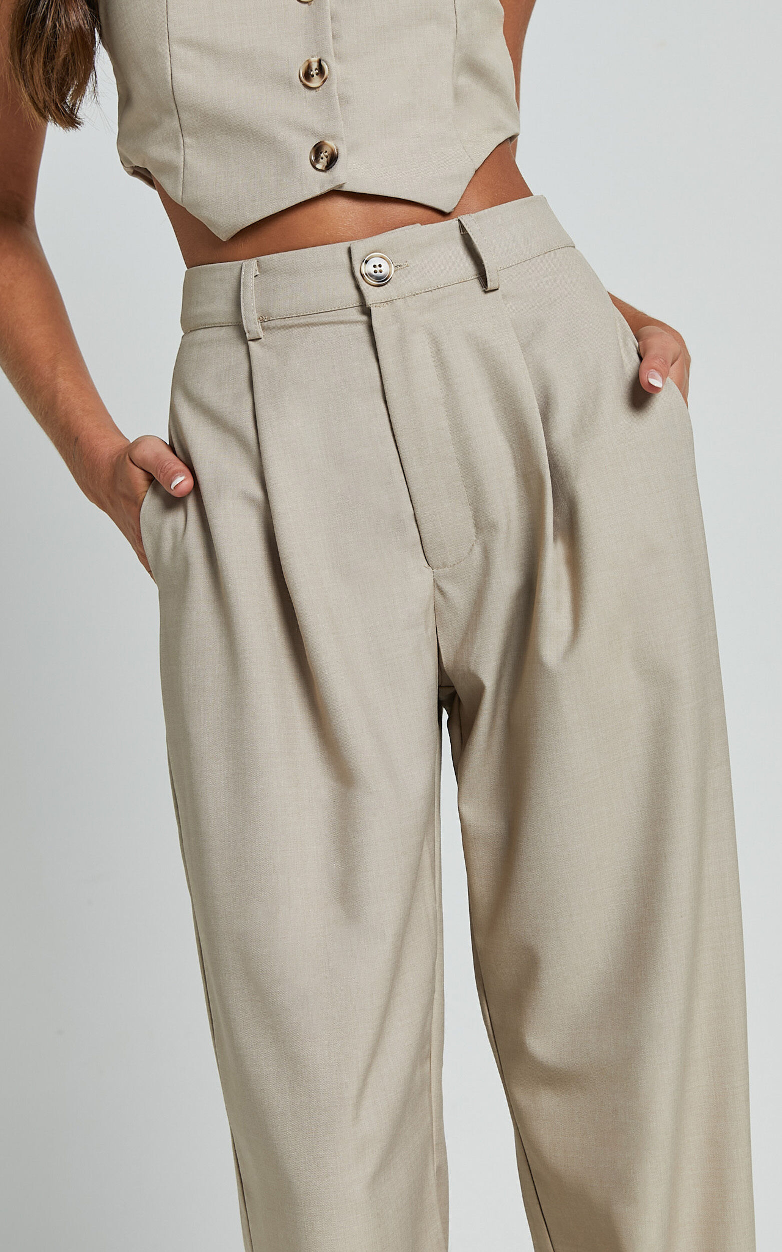 Women's Mid Rise Tailored Straight Pant