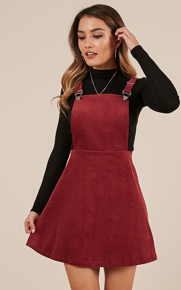 Wine pinafore shop
