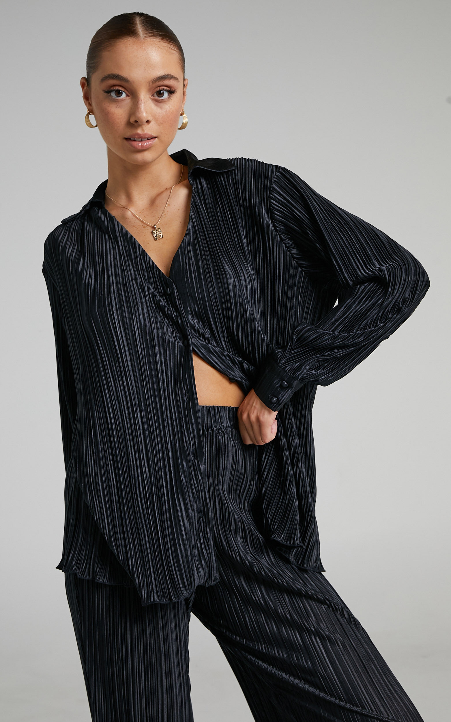Beca Shirt - Plisse Button Up Shirt in Black - 06, BLK2