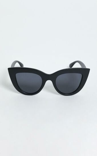 Abra Sunglasses in Black